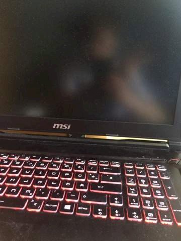 Laptop bootup blackscreen