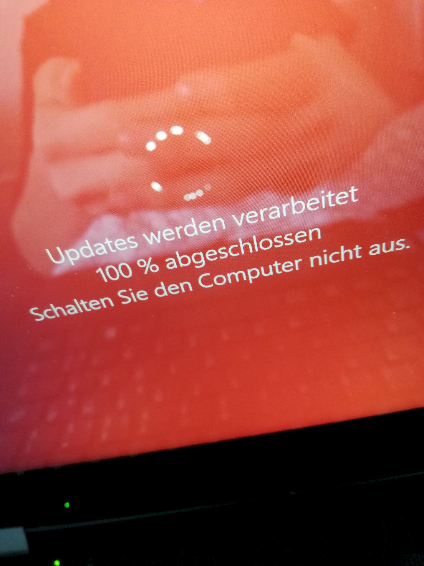 Laptop spacks and hangs