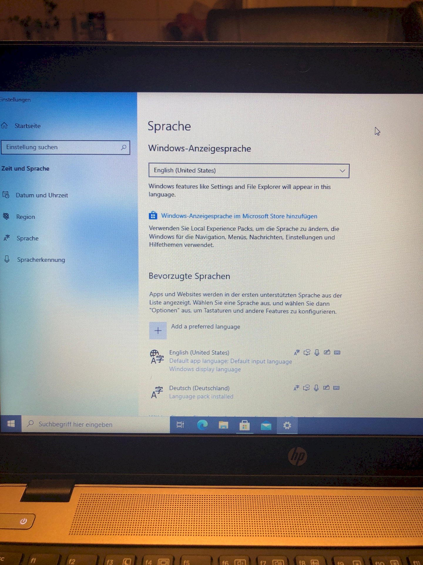 Language on Windows 10 only half changed