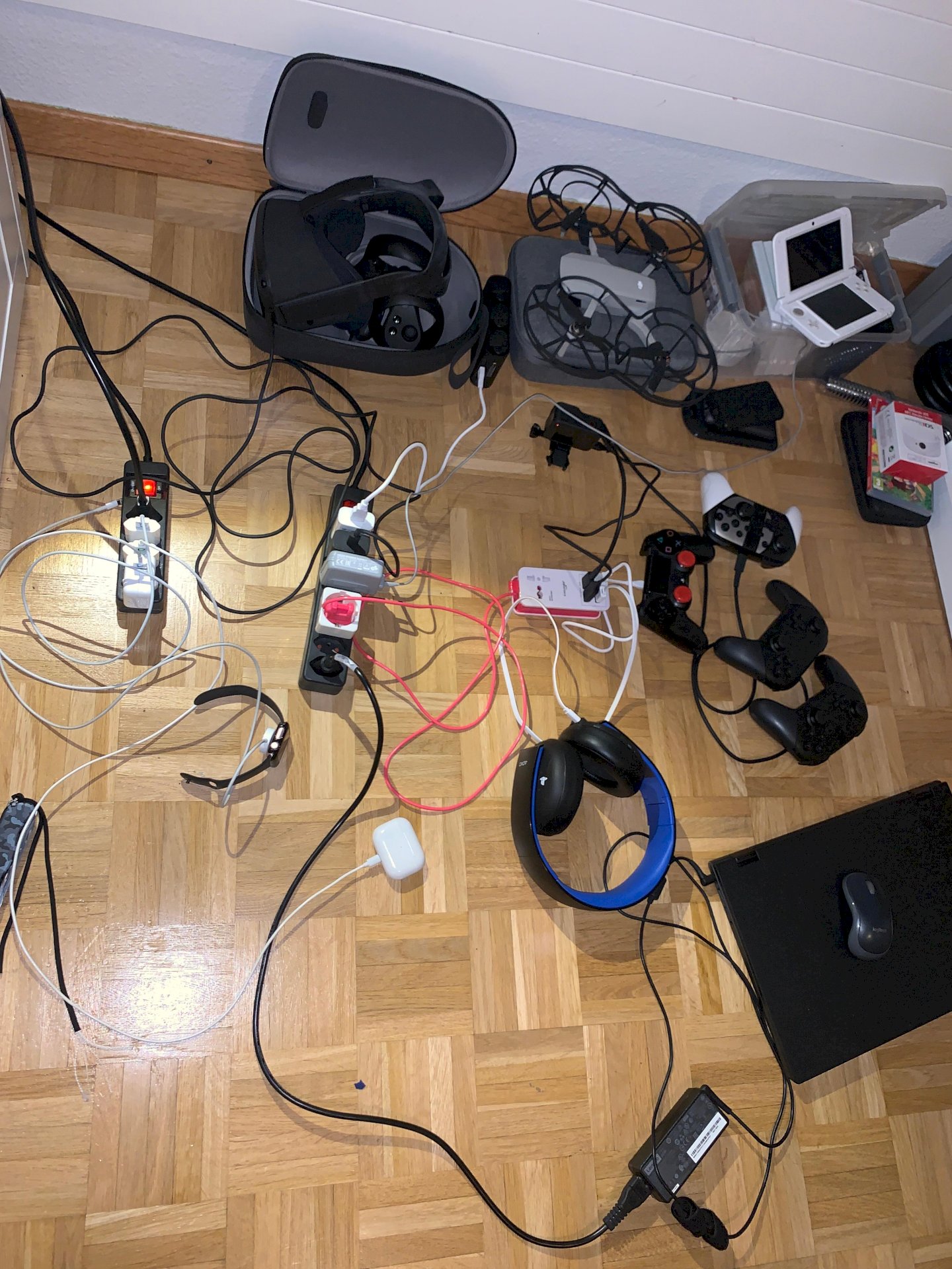 Multiple devices on one socket