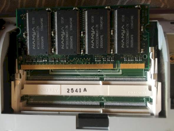 RAM stick pin recess