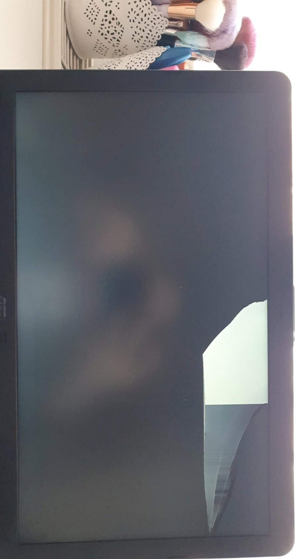 Broken laptop screen