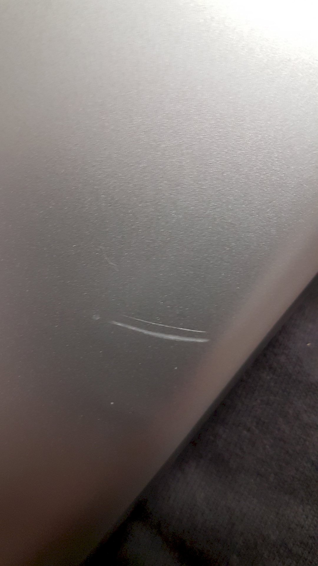 How to remove scratches from a laptop