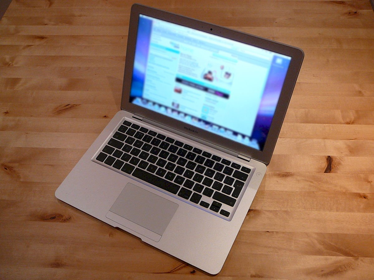 Is this Macbook-Air with Butterfly keyboard what is uncomfortable