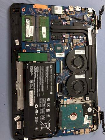 Laptop does not turn on after assembly - 1