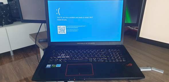 Why does a blue screen keep coming up when my notebook tries to boot