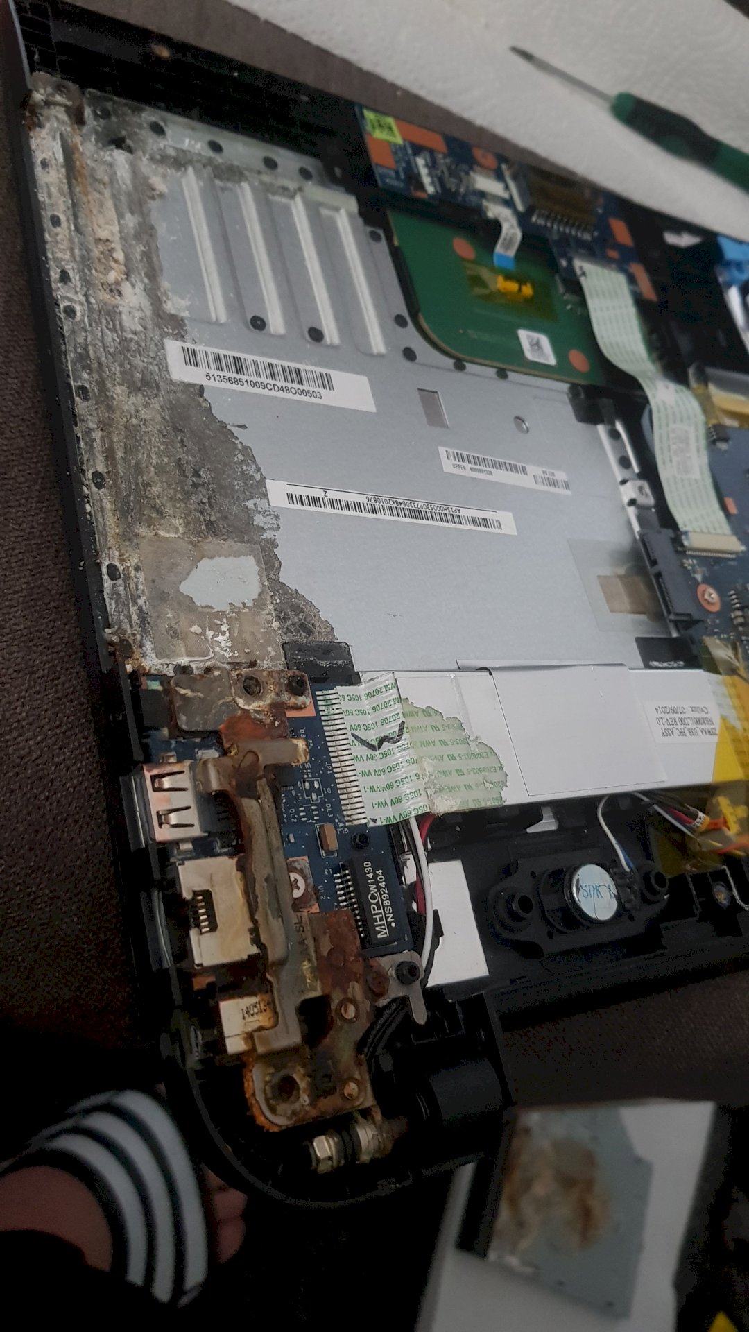 Total damage to laptop after shampoo has penetrated