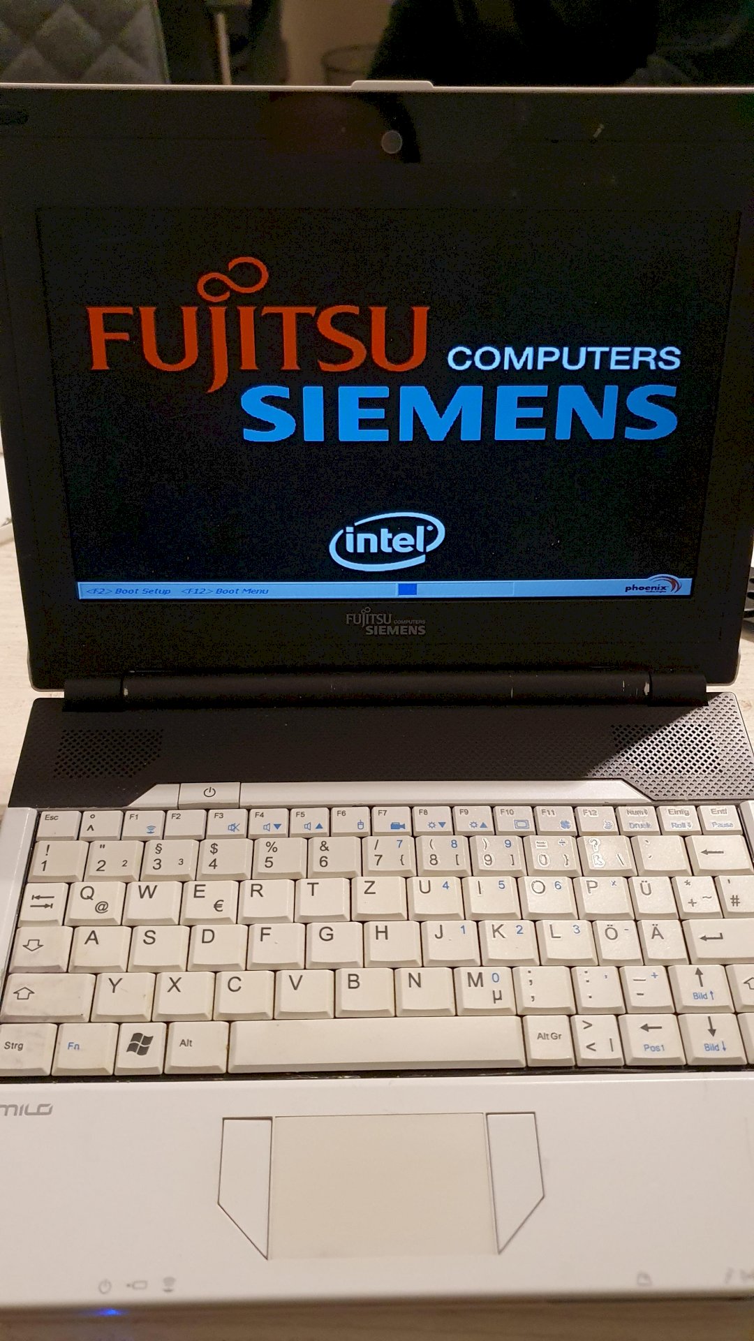 Fujitsu amilo mini ui 3520 does not start