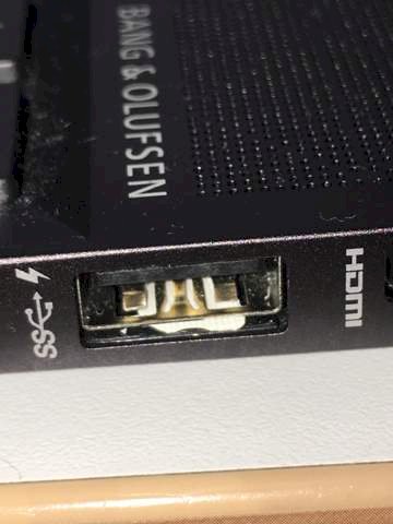 Something white in the USB port on my laptop - 1