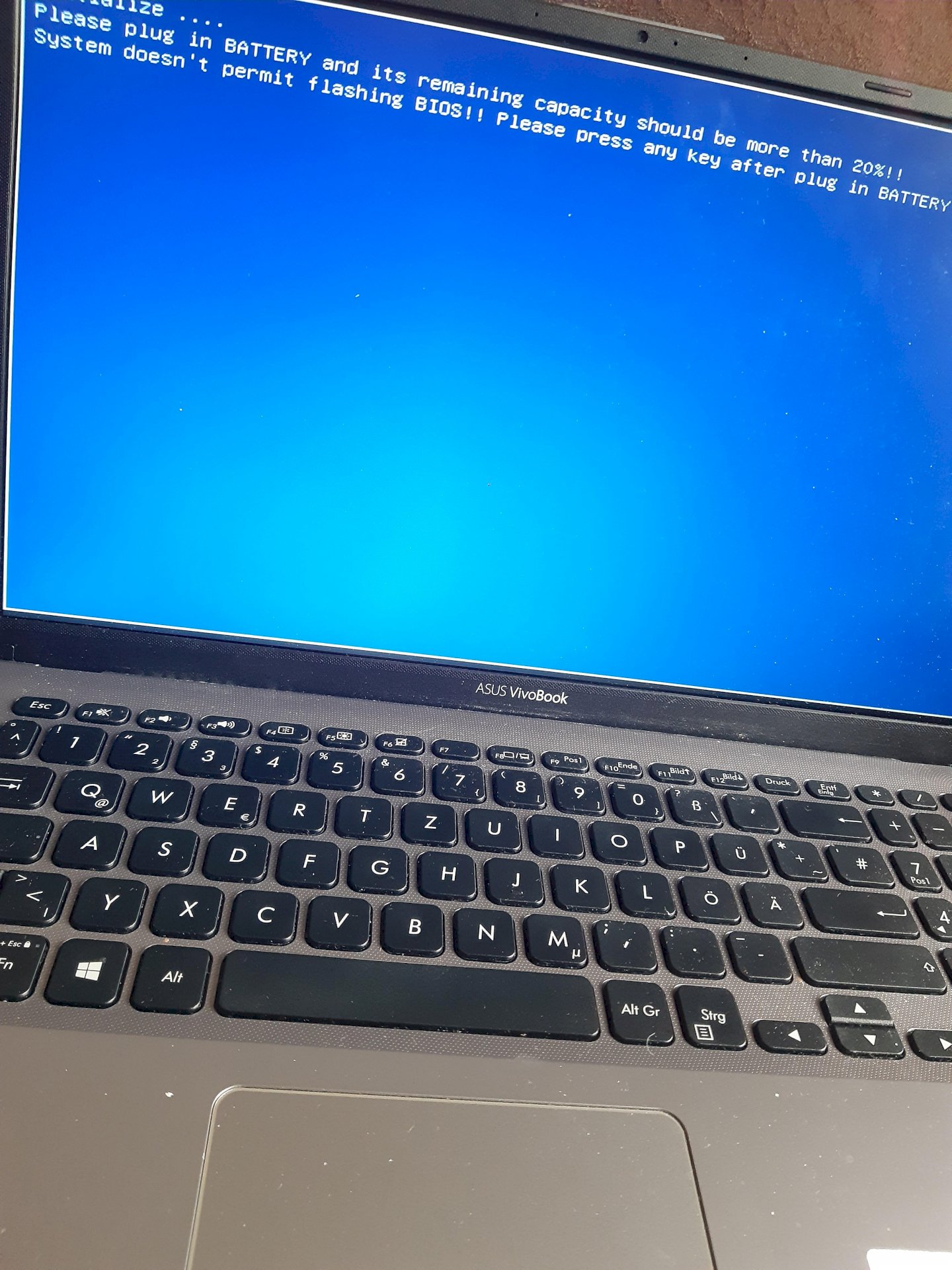 Blue screen on laptop