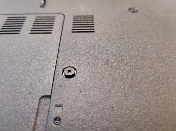 Screw does not come out notebook
