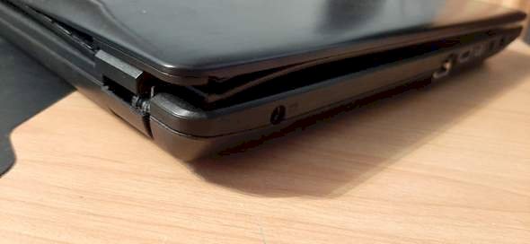 Is my laptop hinge broken - 2